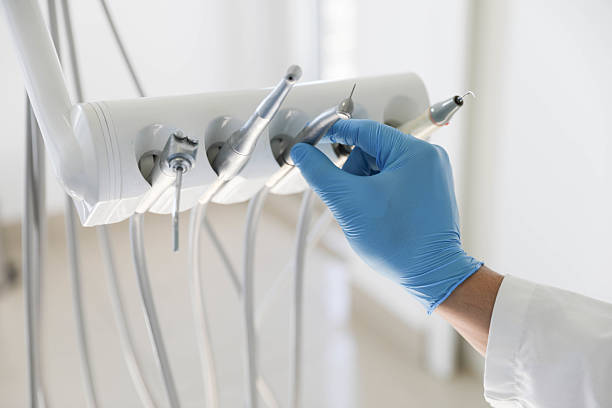 Professional Emergency Dentist technician working in Alderwood Manor, WA